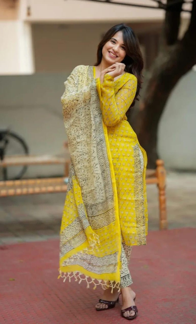 Premium Yellow Floral Printed Kota Doria Kurta Set ( Buy 1 Get 1 Free Kurti )