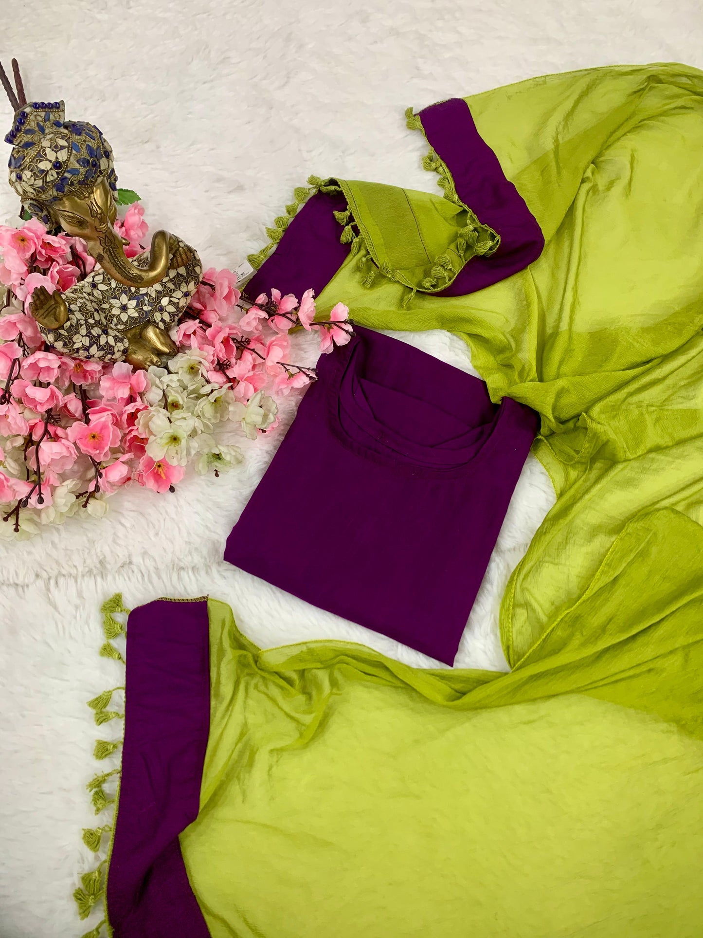 TRISHA KRISHNAN'S TOP WITH DUPPATA