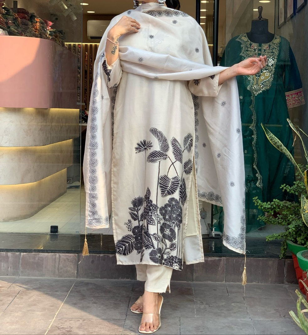 Chinnon Silk Party Wear 3 PCs Set: Elegant & Stylish