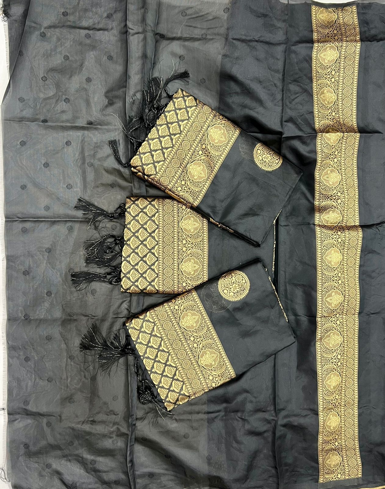 Elegant Jequard Work Saree