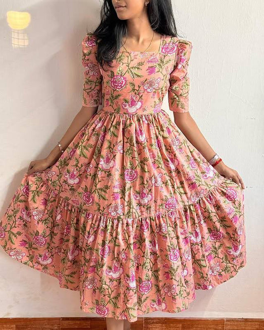 Elora Maxi: Elegant Short Floral Dress for Any Event